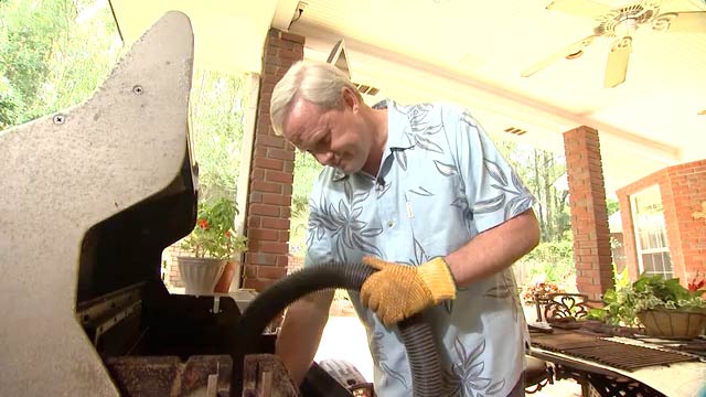 how to clean a gas grill