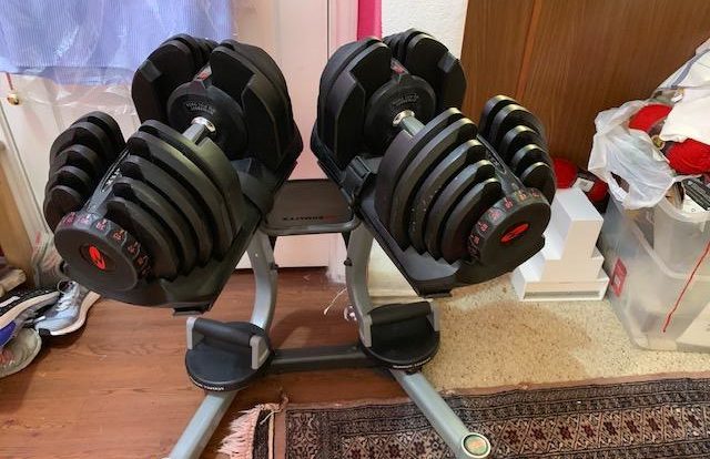 Dumbbell stand