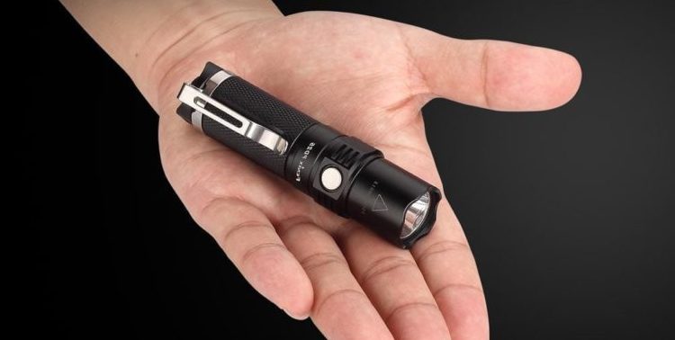 Size & Weight led flashlight