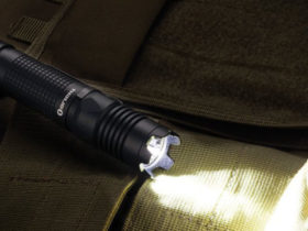 how to choose a tactical flashlight